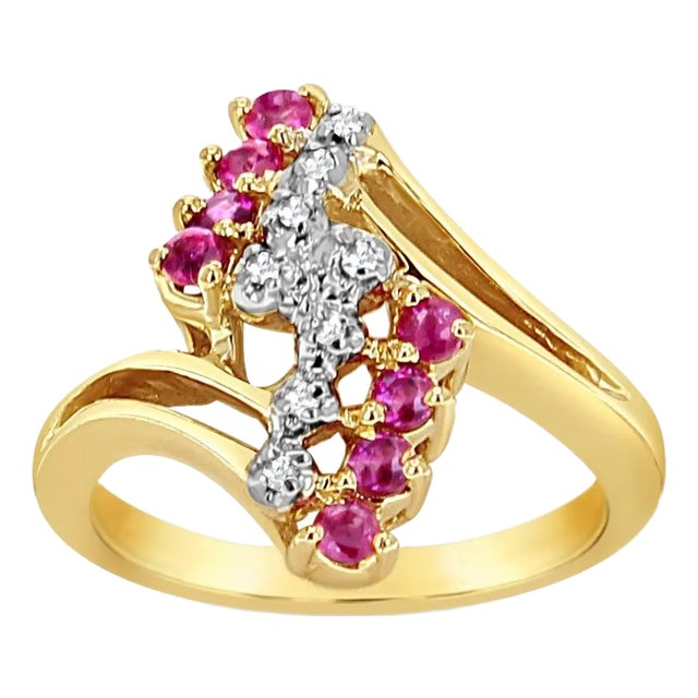 Ruby Diamond Cluster Ring 14k Yellow Gold, Size 6 For Sale