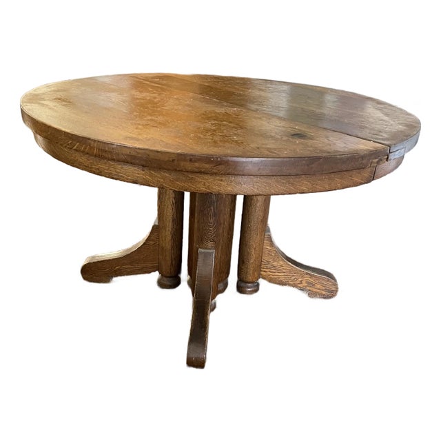 Antique Round Pedestal Supported Dinning Table For Sale