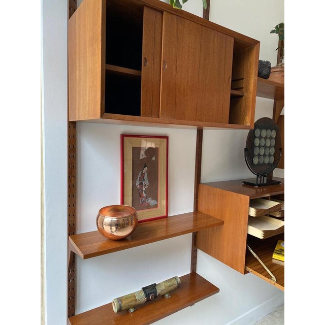 Four Royal System Columns in Teak by Poul Cadovius, 1970 For Sale - Image 12 of 18