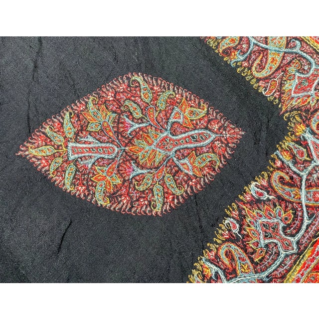 19th Century Share Huge Antique 1800's Victorian Kashmir Wool Paisley Shawl Embroidery Tapestry Art For Sale - Image 5 of 18
