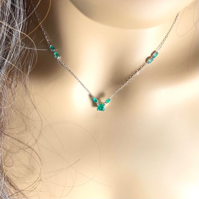 Contemporary 14 Karat White Gold Drop Necklace Colombian Emerald Centerpiece Marquise Emerald For Sale - Image 3 of 5