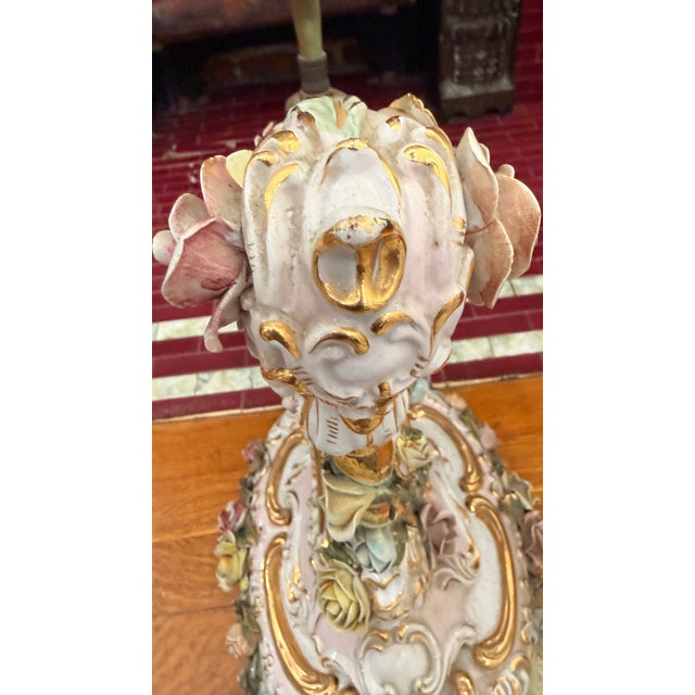 Mid-20th Century Italian Capodimonte-Style Porcelain Floral Harp Table Lamps – Pair For Sale - Image 13 of 14