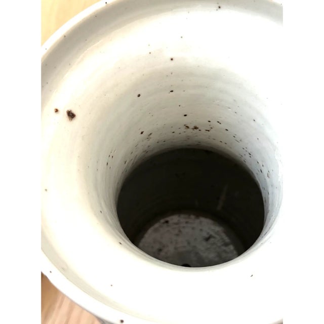 Pair of Mid-Qing Dynasty Chinese Double Happiness Vases For Sale In Los Angeles - Image 6 of 9