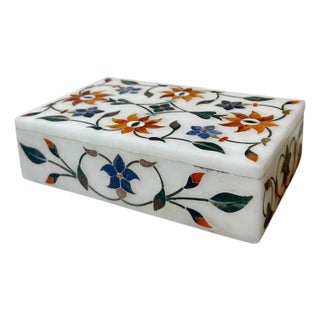 1940s Indian Marble Box Inlaid With Lapis and Agate For Sale