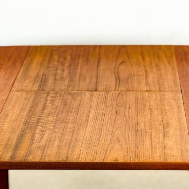 Wood Mid-Century Modern Danish Round Extendable Dining Table in Teak For Sale - Image 7 of 13