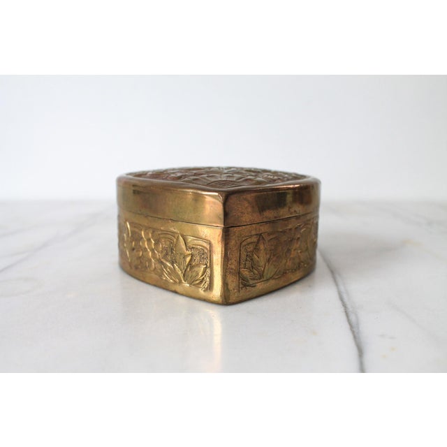 Mid 20th Century Vintage Brass Heart Shaped Trinket Box For Sale - Image 5 of 10