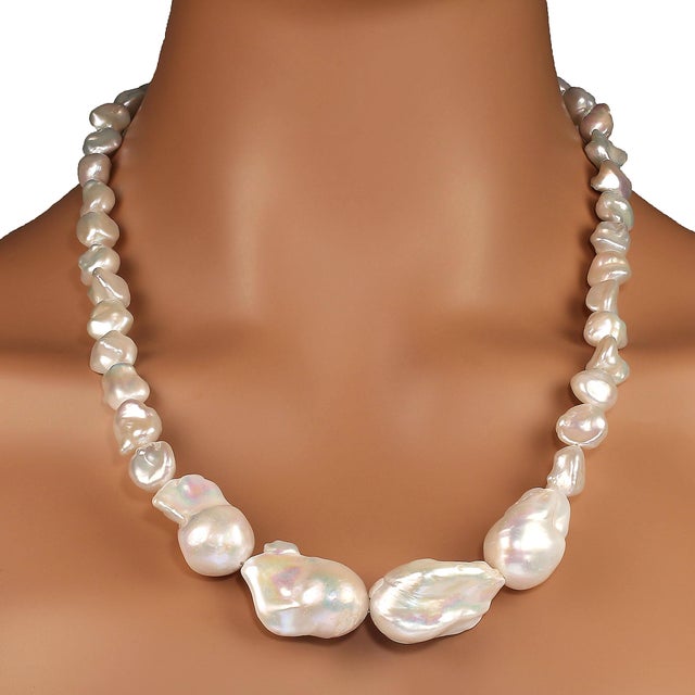 White Pearl Statement Necklace With Four Front Focal Pearls For Sale - Image 4 of 4