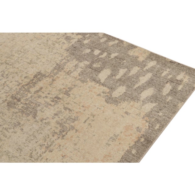 2010s Distressed Style Modern Rug in Gray & Beige Abstract Pattern by Rug & Kilim For Sale - Image 5 of 6