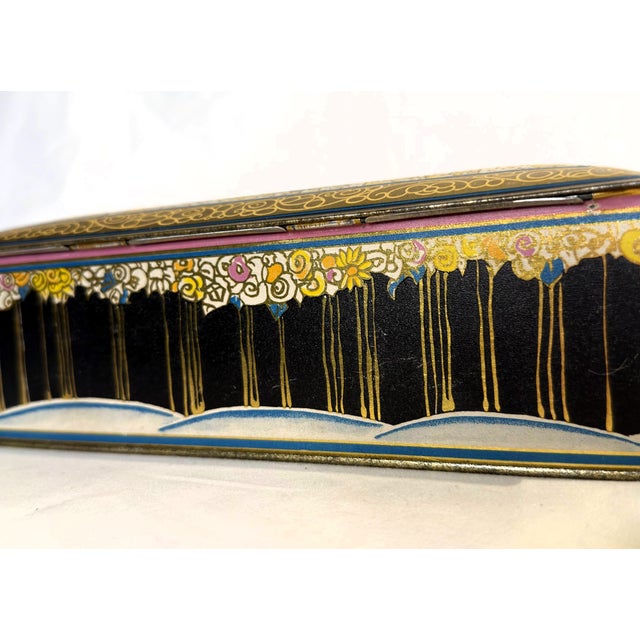 1920s Antique "Huyler’s New York" Candy Tin Litho Box For Sale - Image 5 of 12
