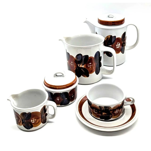 Offered is a selection of vintage, circa 1960s, S-Series 5-piece place settings of dinnerware that include 6 dinner...