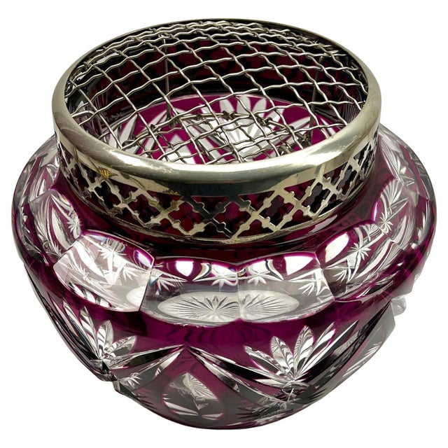 Large Pique Fleurs Vase in Cut-to-Clear Crystal with Grille from Val Saint Lambert, 1935 For Sale - Image 3 of 11