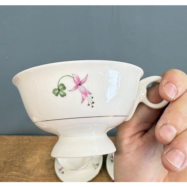 26-Piece 1940’s Theodore Haviland New York "Festival" Porcelain Dinnerware Set For Sale - Image 14 of 16