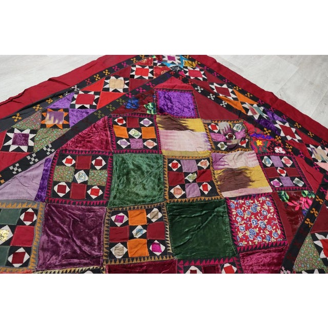 Textile Vintage Embroidered Uzbek Wall Hung Patchwork Tapestry, 1920s For Sale - Image 7 of 14