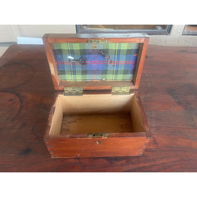Late 19th Century Antique English Georgian-Style Inlaid Wooden Tea Caddy For Sale - Image 5 of 6