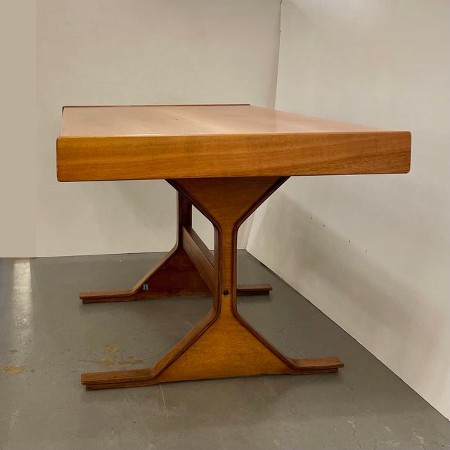 Wood 530 Series Desk by Gianfranco Frattini for Bernini, Italy, 1960s For Sale - Image 7 of 18