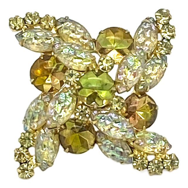 Vintage Juliana Lemon/Yellow Molded Stones Brooch For Sale