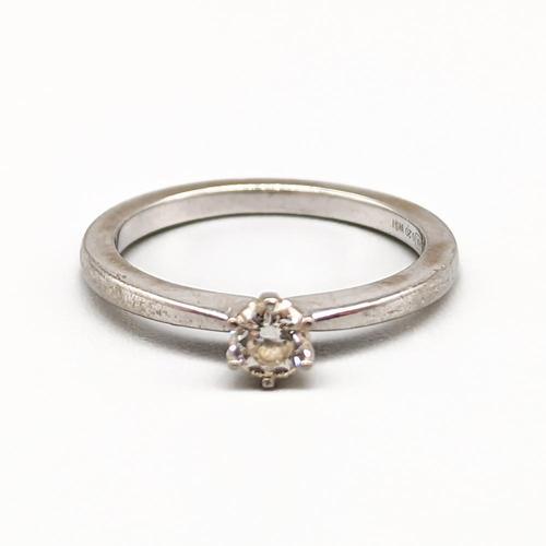 Solitaire Ring with Diamond For Sale - Image 4 of 4