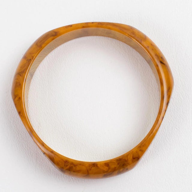 1940s Bakelite Carved Mississippi Swamp Marble Bracelet Bangle For Sale - Image 5 of 6
