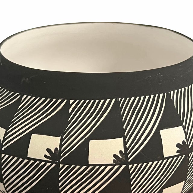 Acoma Pueblo Pot by Virginia Victorino For Sale In Chicago - Image 6 of 8