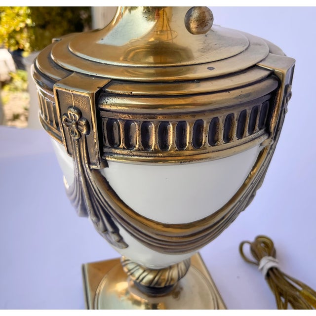 Metal Vintage Hollywood Regency, Empire, Neoclassical Cream Enamel & Brass Urn Table Lamp For Sale - Image 7 of 10