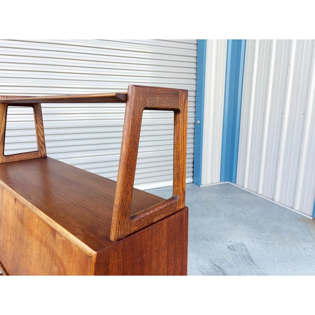Wood 1950s Mid-Century Walnut Wall Unit Secretary Desk & Bookcase by Saginaw Furniture For Sale - Image 7 of 18