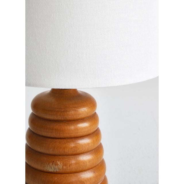 Table Lamp in Turned Beechwood Scandinavian Modern, Denmark, 1950s For Sale - Image 4 of 9
