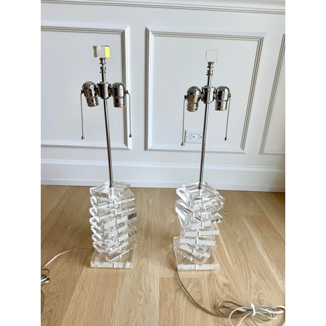 Metal 1970s Artist-Signed Sculptural Stacked Lucite Table Lamps, Intentionally Asymmetrical - Pair For Sale - Image 7 of 11