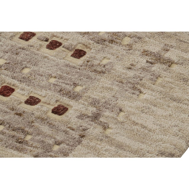 Mid-Century Modern Rug & Kilim’s Scandinavian Style Rug in Beige-Brown, With Geometric Patterns For Sale - Image 3 of 7