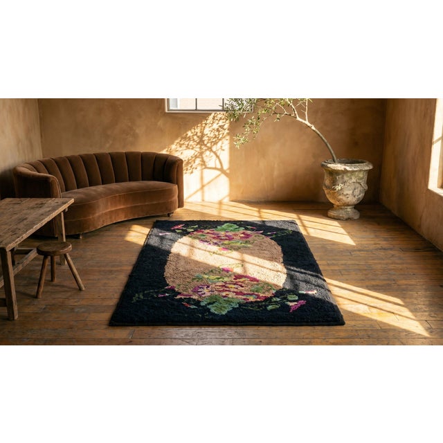 Textile 1940s Tan Camel Roses Folk Art Antique American Hooked Rug 3'0" X 5'5" Handknotted Wool Carpet For Sale - Image 7 of 7