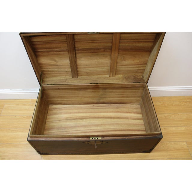 Mid 19th Century English Brass Mounted Trunk W/ Original Key For Sale - Image 4 of 5