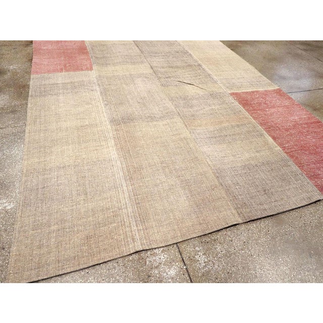Galerie Shabab Collection Mid-20th Century Turkish Flatweave Kilim Room Size Rug For Sale In New York - Image 6 of 8