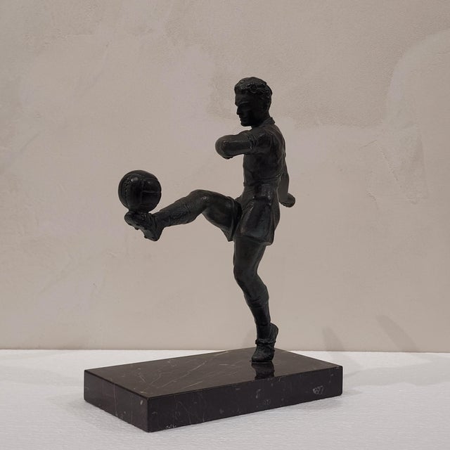 1940s Art Deco Sculpture World Cup Footballer in Bronze, France, 1940s For Sale - Image 5 of 13