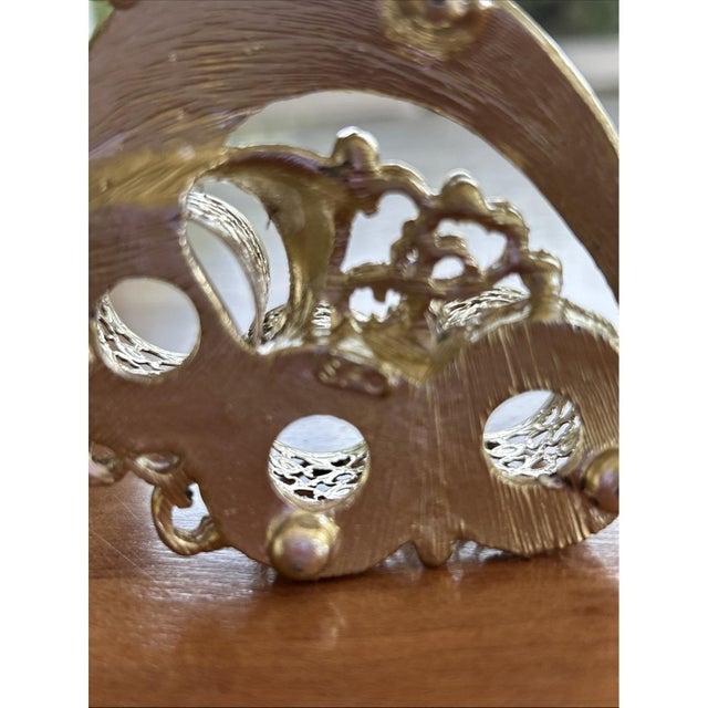 1960s Sam Fink Gold Filigree 3 Lipstick Holder Vanity Decor Hollywood Regency For Sale In Los Angeles - Image 6 of 7