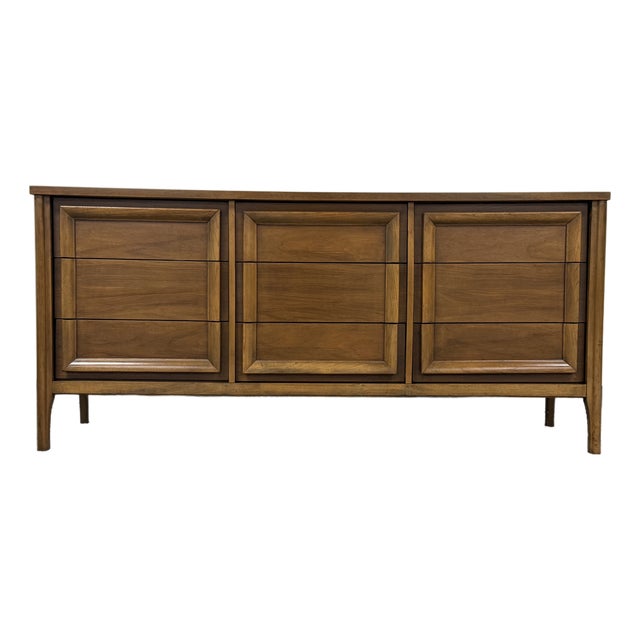 Mid-Century Modern 9-Drawer Walnut Dresser For Sale
