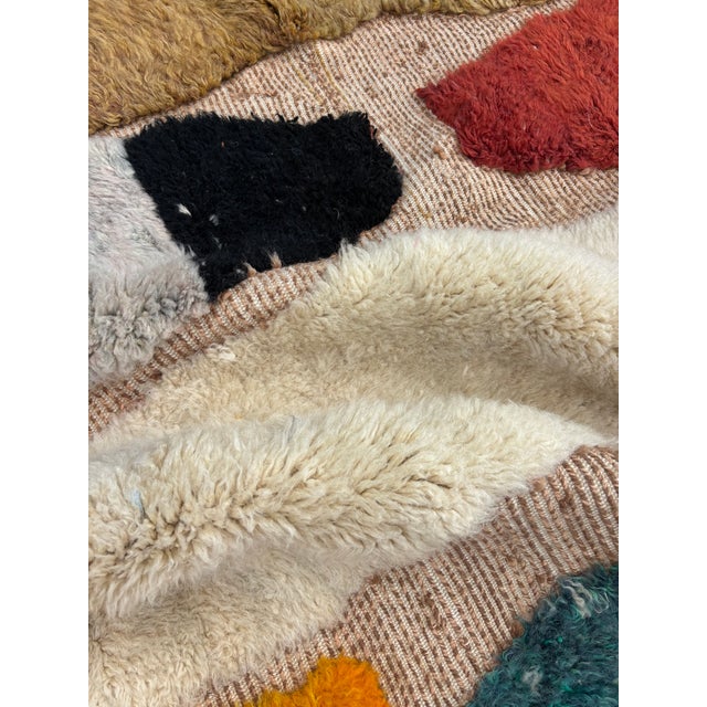 White Moroccan Mrirt Rug in Handwoven Abstract Wool, 2010s For Sale - Image 8 of 13
