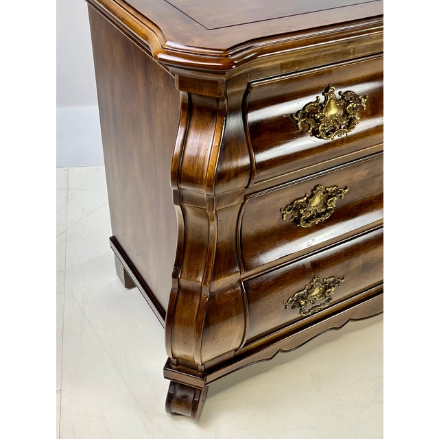 Late 20th Century Henredon Viennese/French Provincial Bombe Chest or Commode For Sale - Image 9 of 17