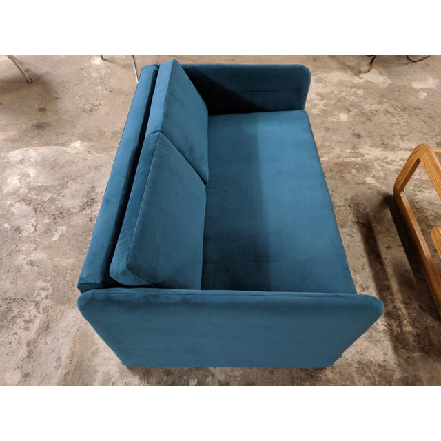 Turquoise Vintage 1980's Reupholstered Love Seat in Crushed Turquoise Velvet With Rounded Arms For Sale - Image 8 of 9