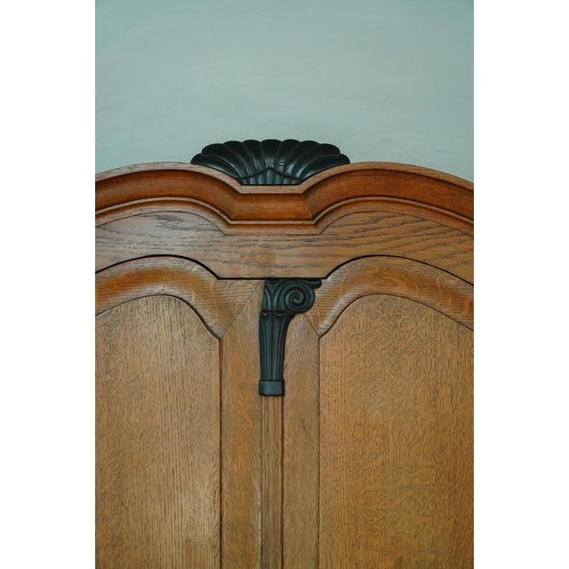 Gold Early 20th Century Art Deco Danish Oak Cabinet with Hand-Carved Details, 1930s For Sale - Image 8 of 18