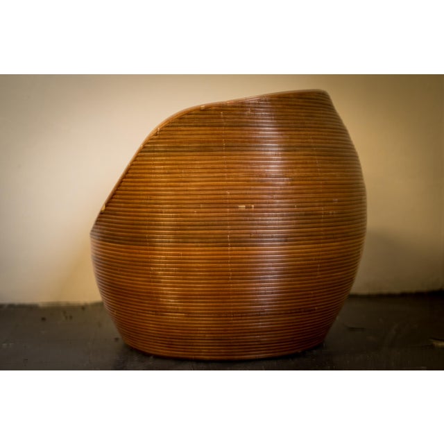 Organic Ball Pod Chair, 1990s, in Good conditions. Designed 1990 to 1999