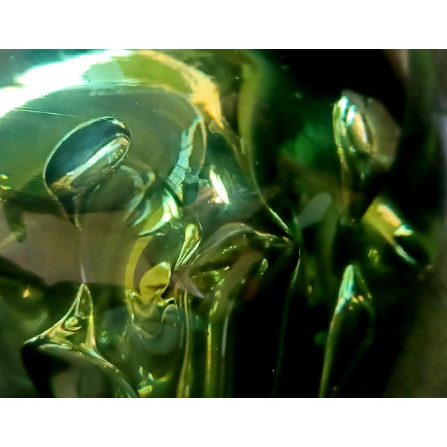 Signed 1968 Dominick Labino Emerald Green Luster Studio Art Glass Vase For Sale - Image 9 of 16