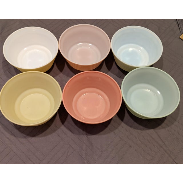 Mid-Century Modern Vintage 1940s Hazel-Atlas "Moderntone" Platonite Pastel 5" Cream Soup / Cereal Bowls - Set of 6 For Sale - Image 3 of 6