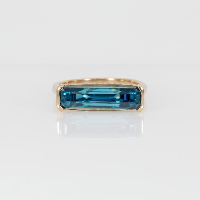 6.5cts Blue Zircon Solitaire Ring: Solid 14k Gold, Emerald Cut, Size 6.75 For Sale - Image 4 of 9