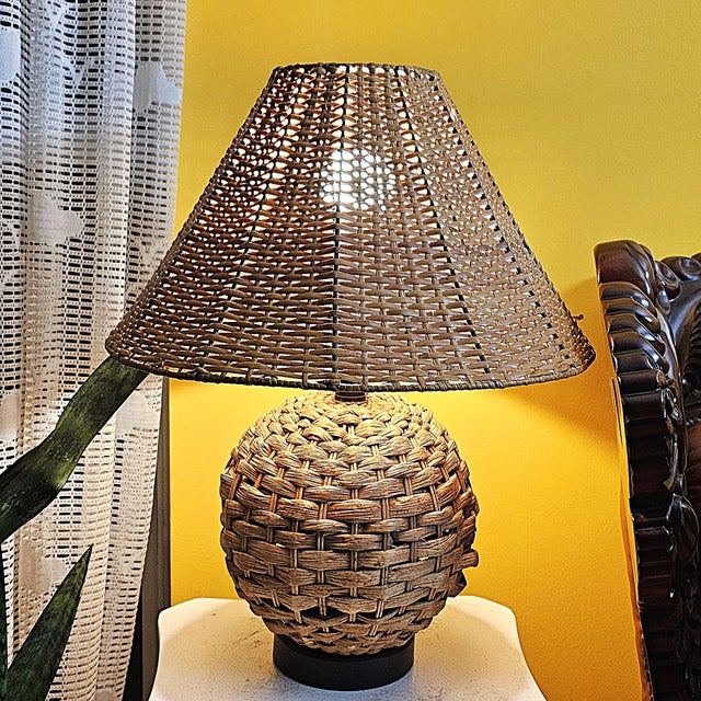 Contemporary Vintage Natural Rattan Woven Table Lamp With Matching Basket Weave Shade For Sale - Image 3 of 18