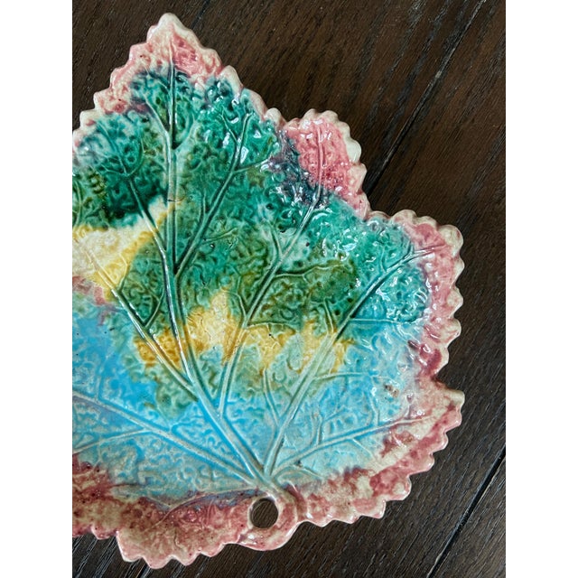 English Antique 19 Century English Majolica Leaf Plate C1860s For Sale - Image 3 of 4