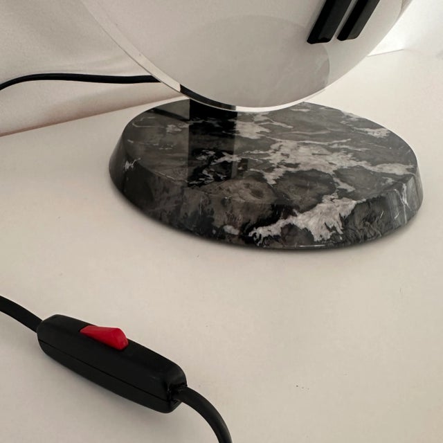 Postmodern Perla Table Lamp by Bruno Gecchelin for Oluce, 1980 For Sale - Image 3 of 10