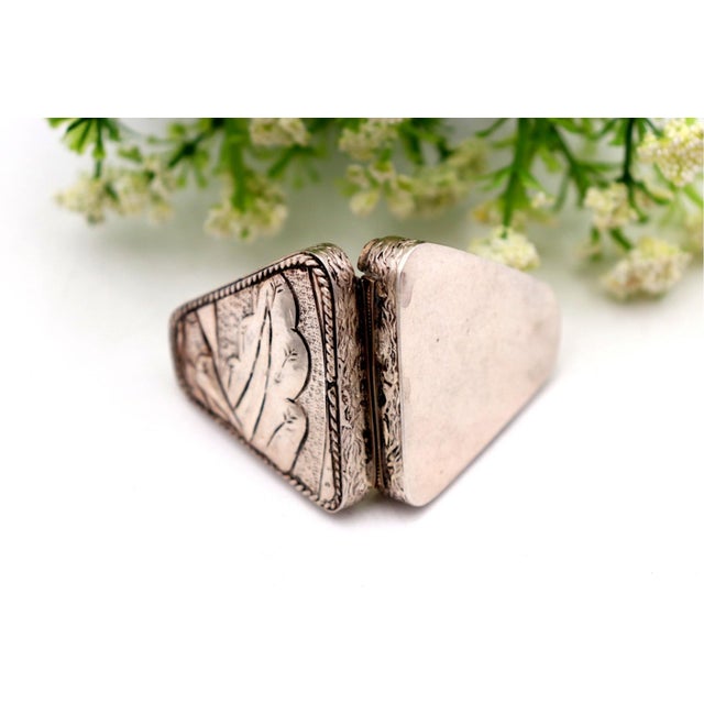 Silver Pill Box with Triangular Reliefs For Sale - Image 3 of 6