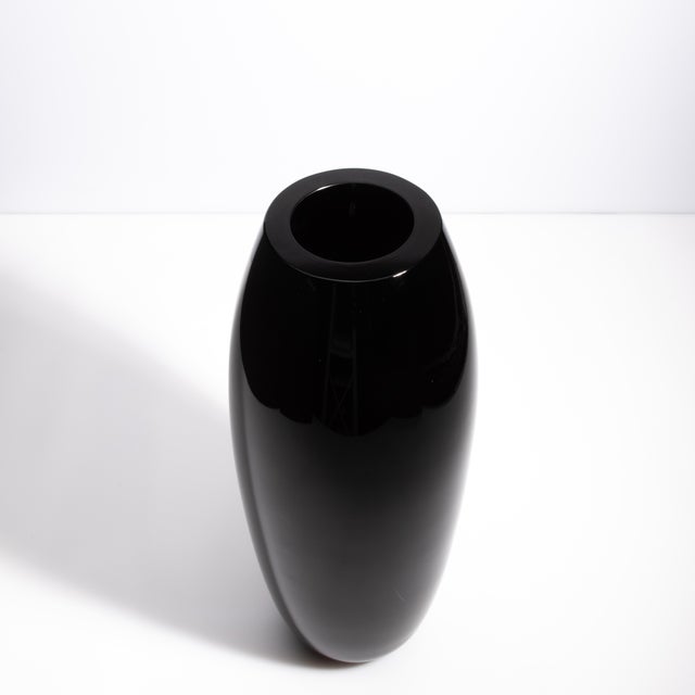 Hand Blown Murano Poker Vase in Onyx Black For Sale - Image 4 of 8