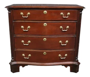 Tradition House Georgian Style Mahogany Bachelors Chest