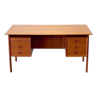 1960s Brouer Møbelfabrik Teak Desk Model 100 With Rear Storage - Designed by Erik Brouer For Sale