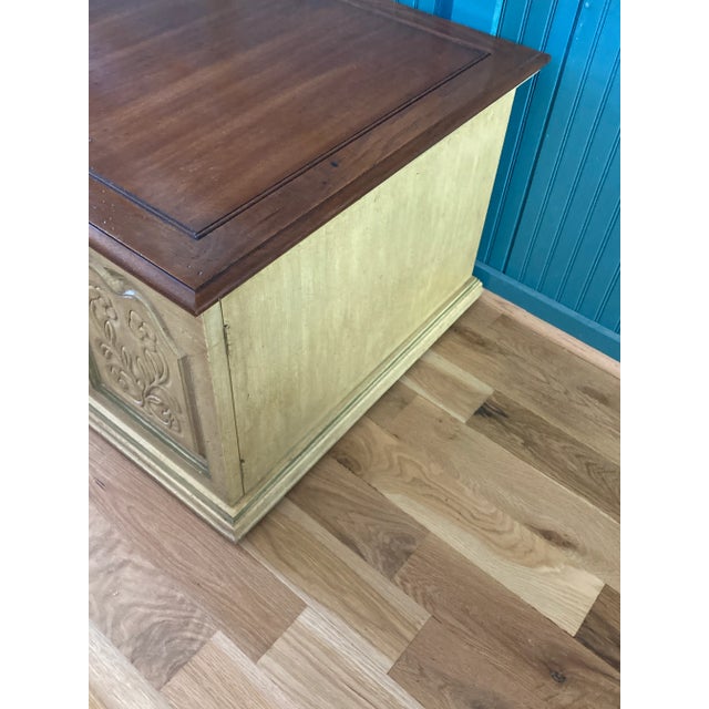 Tan 1960s Hekman Media or Record Cabinet – White & Green With Carved Doors For Sale - Image 8 of 12